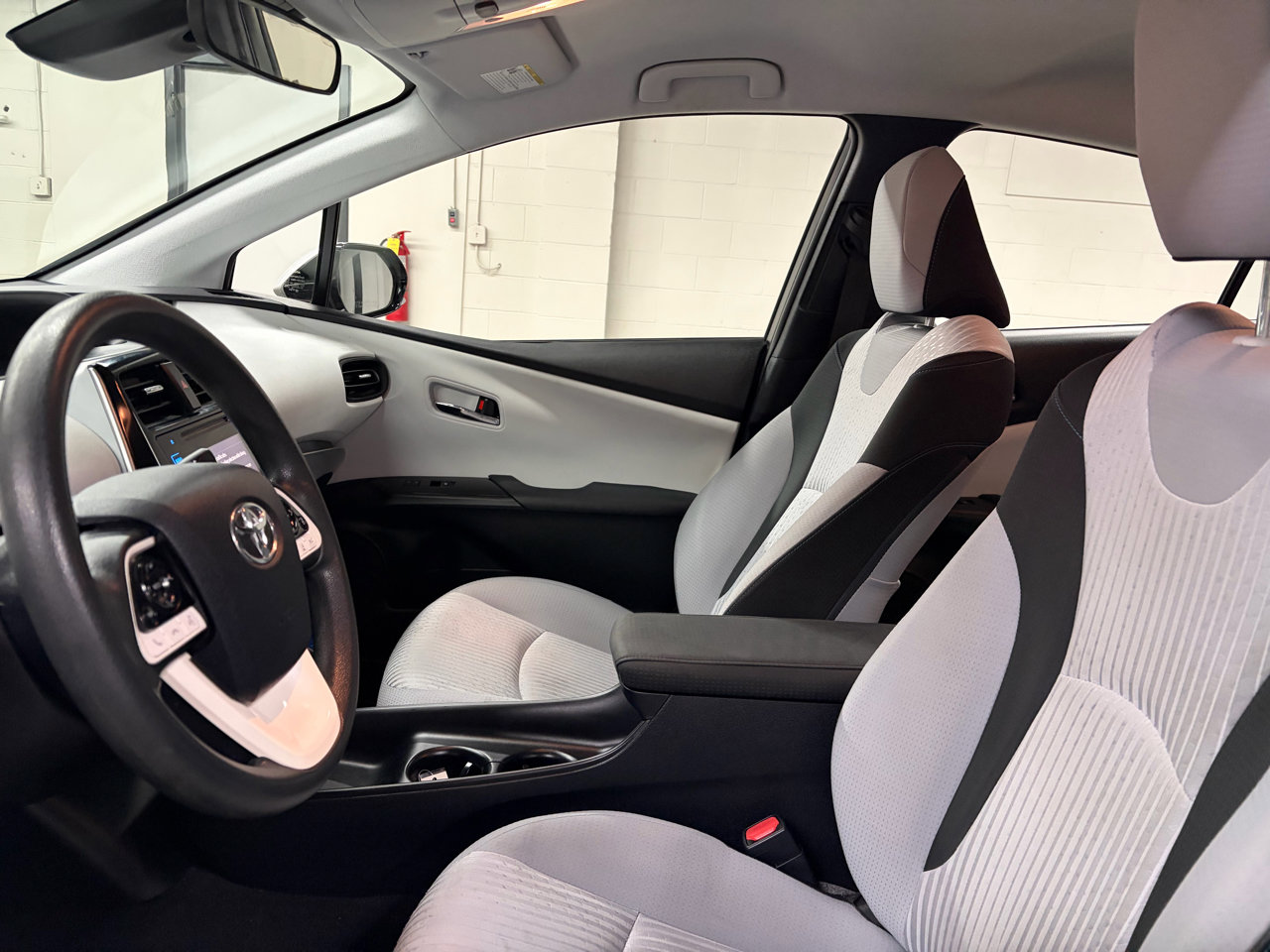 Used 2018 Toyota Prius Two FWD image 8