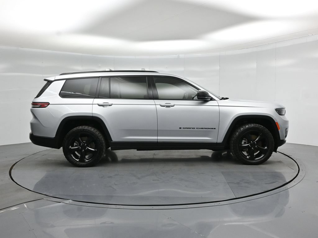 Used 2021 Jeep Grand Cherokee L Laredo AWD/4WD image 21