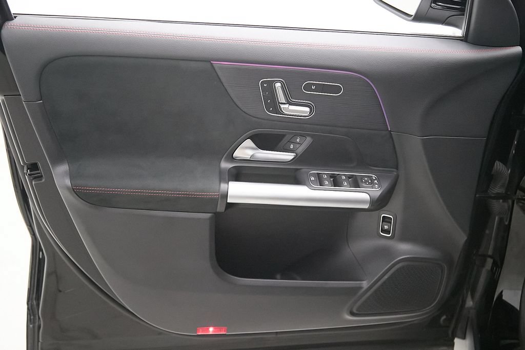 Used 2023 Mercedes-Benz GLA 250 4MATIC image 10