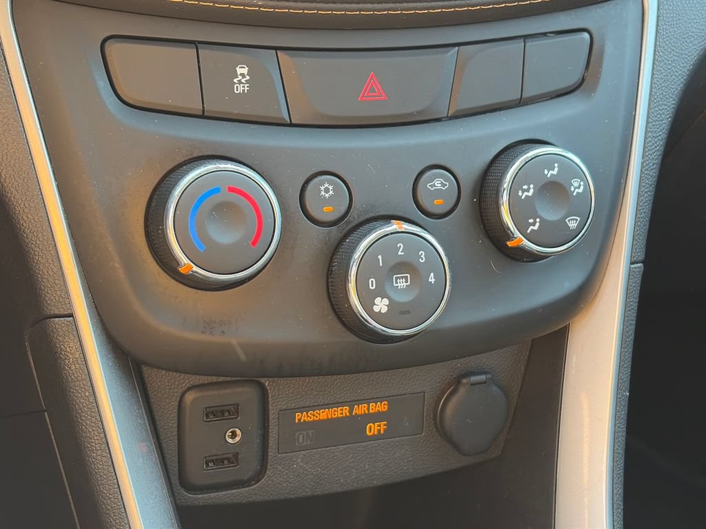 Used 2019 Chevrolet Trax LT w/ LT Convenience Package AWD/4WD image 21