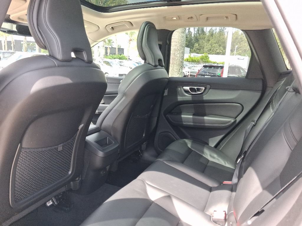 Used 2023 Volvo XC60 B5 Core w/ Protection Package Premier FWD image 7