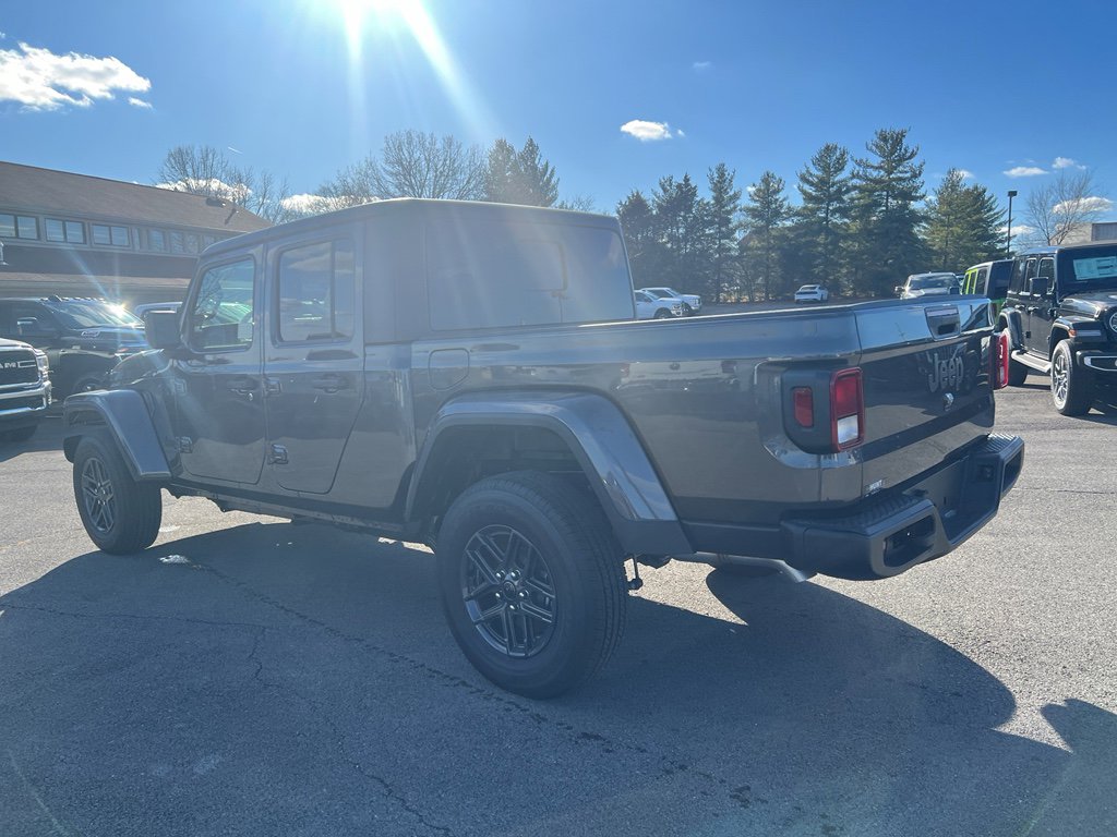 New 2025 Jeep Gladiator Sport AWD/4WD image 7