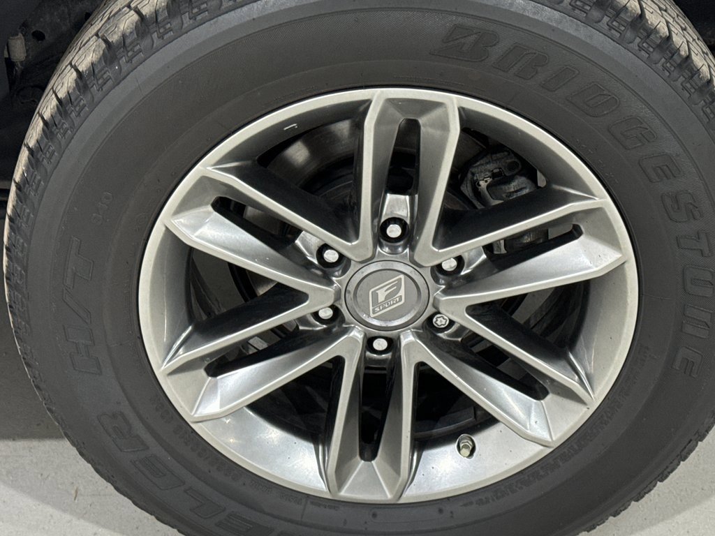 Used 2022 Lexus GX 460 Premium w/ Premium Plus Package image 8