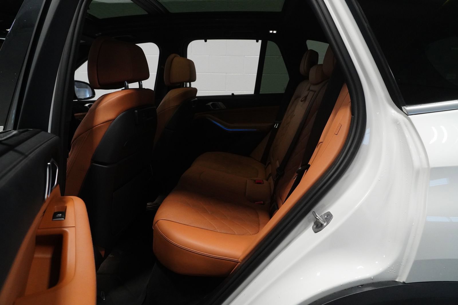 Used 2023 BMW X5 xDrive45e w/ Executive Package AWD/4WD image 14