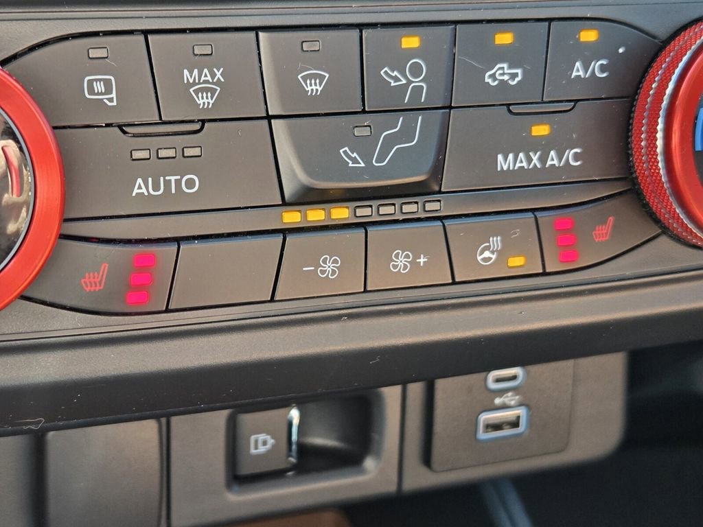 Used 2024 Ford Maverick Lariat image 19