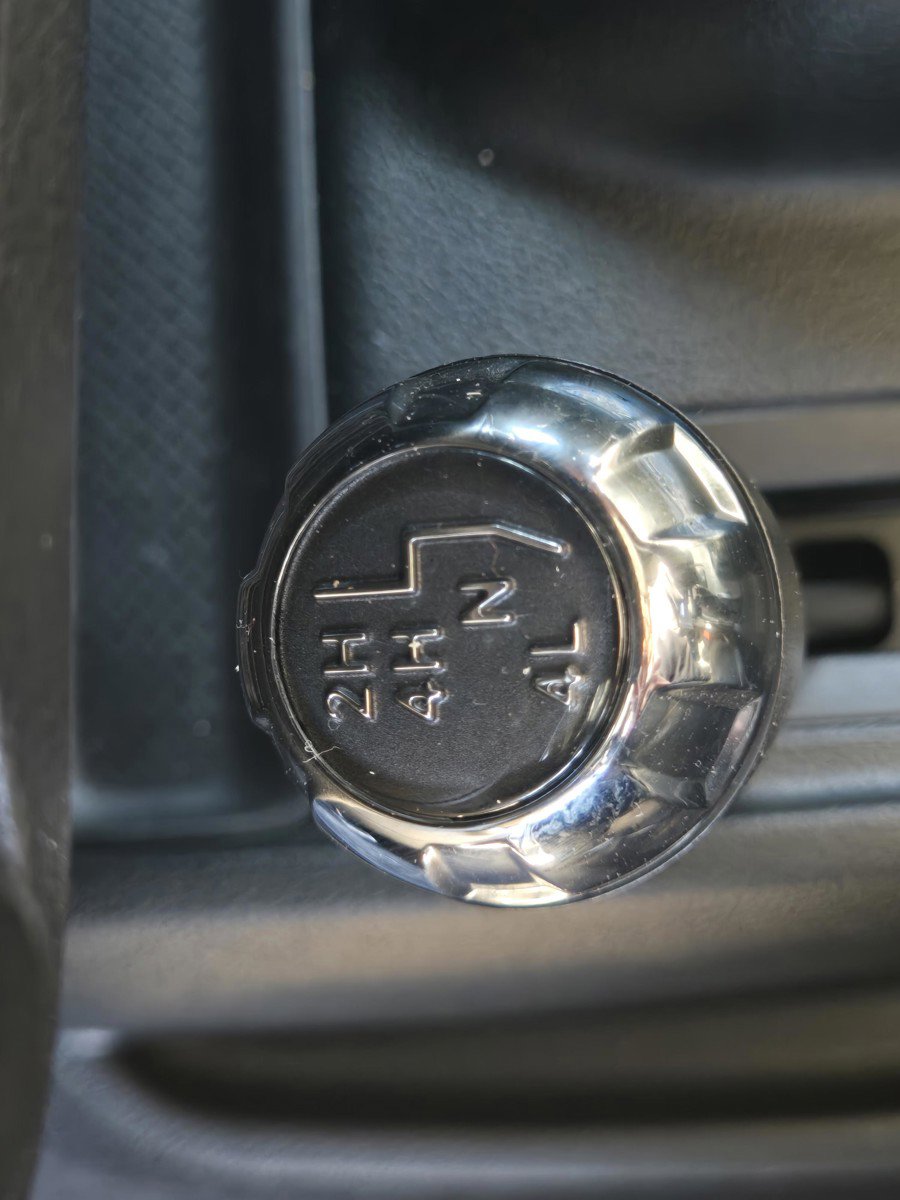 Used 2018 Jeep Wrangler Unlimited Rubicon w/ Connectivity Group image 14
