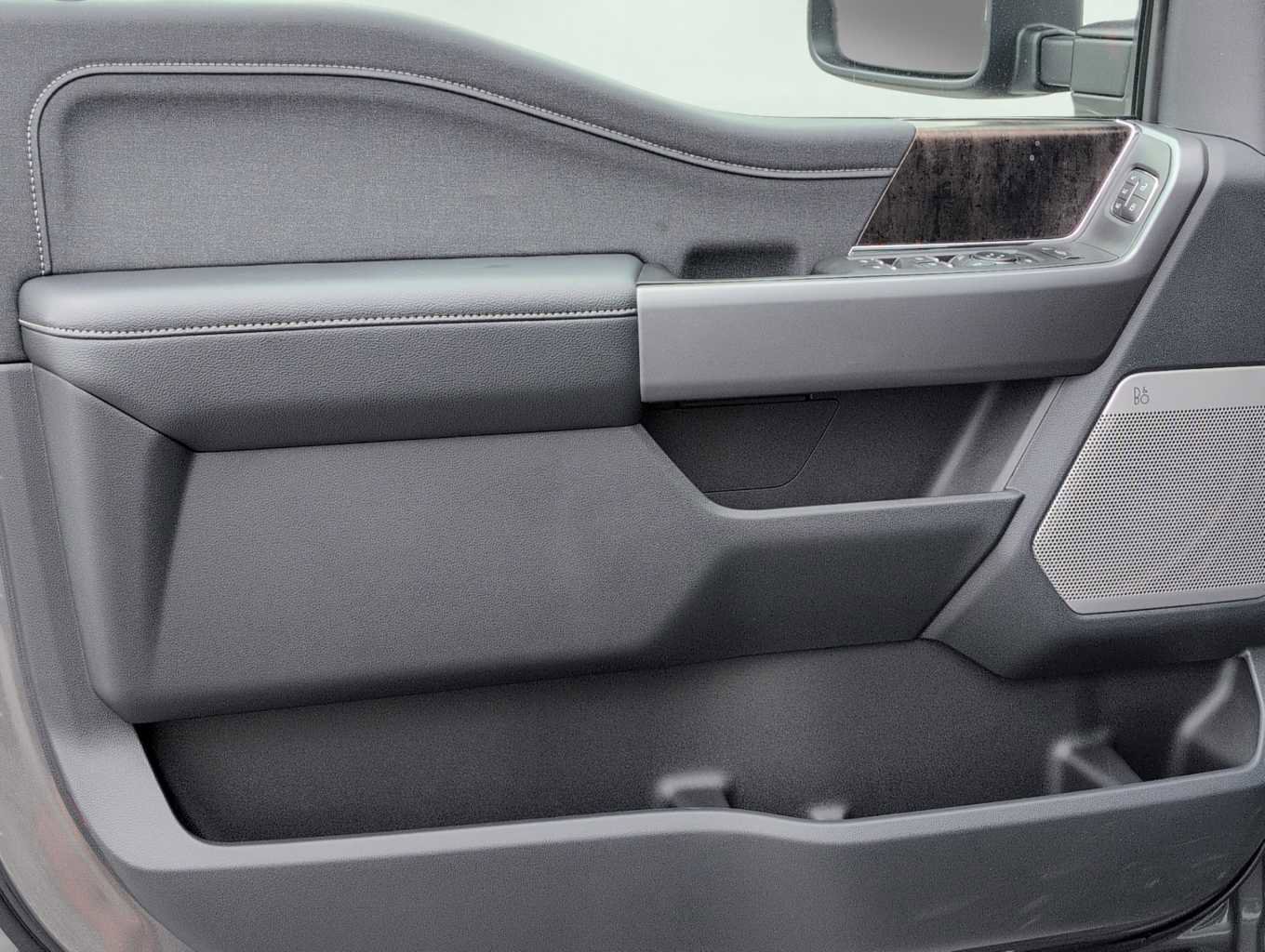 New 2025 Ford F250 Lariat w/ Lariat Ultimate Package image 5