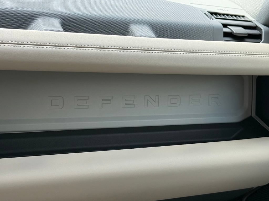 Certified 2024 Land Rover Defender 110 X-Dynamic SE AWD/4WD image 30