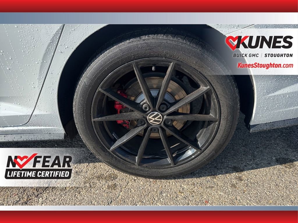 Used 2024 Volkswagen Jetta GLI 40th Anniversary Edition image 18