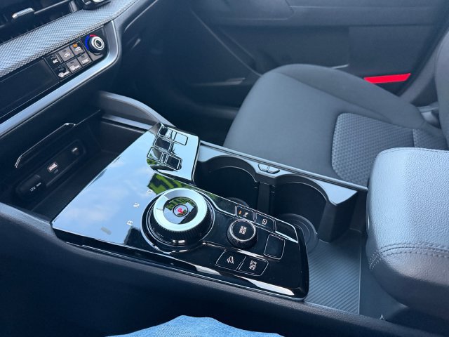 Certified 2025 Kia Sportage LX FWD image 25