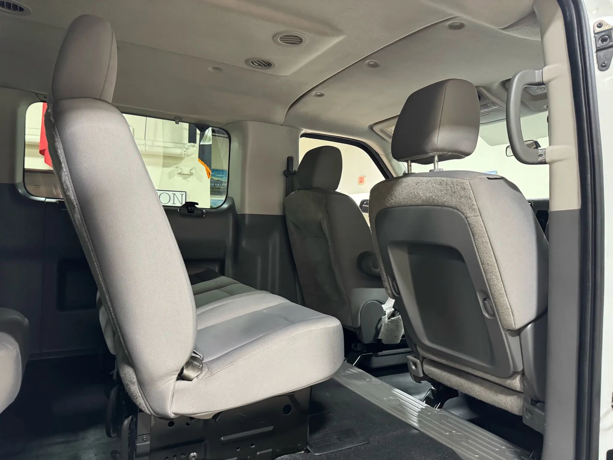 Used 2018 Nissan NV 3500 S image 32
