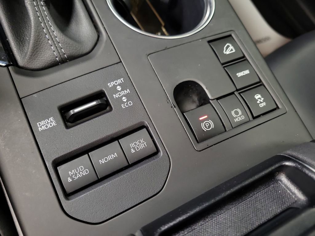 Used 2024 Toyota Highlander XLE image 15