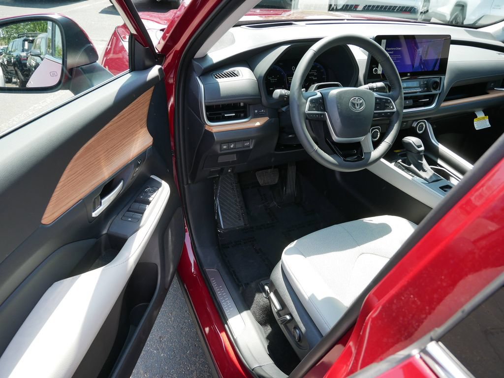 Certified 2026 Toyota Grand Highlander AWD image 10