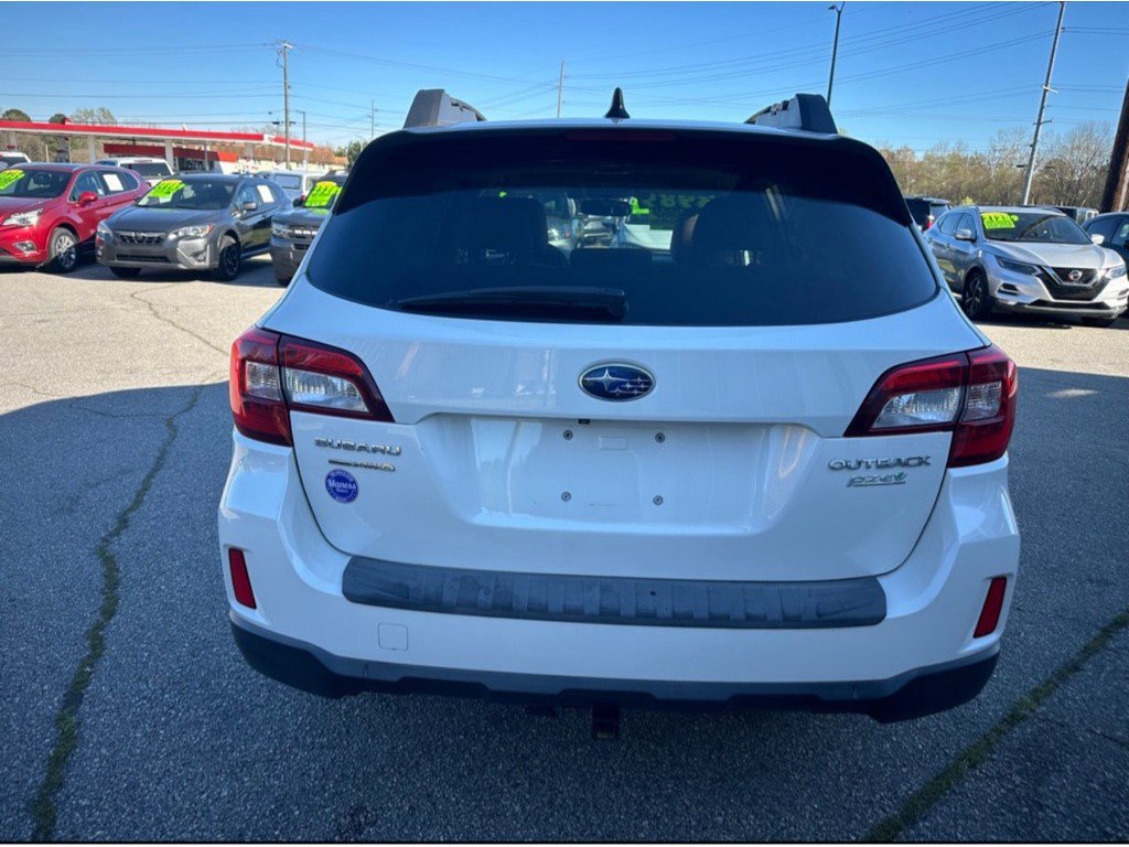 Used 2016 Subaru Outback 2.5i Limited AWD/4WD image 4
