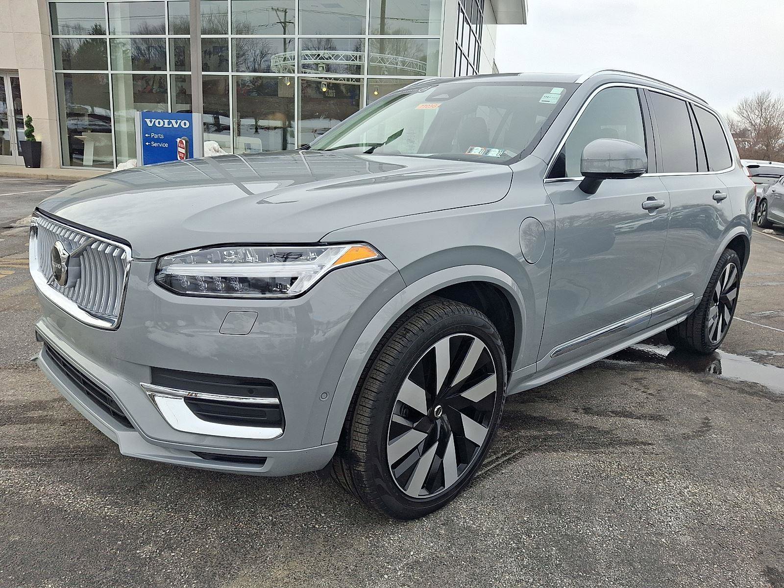 Certified 2025 Volvo XC90 T8 Ultra image 3