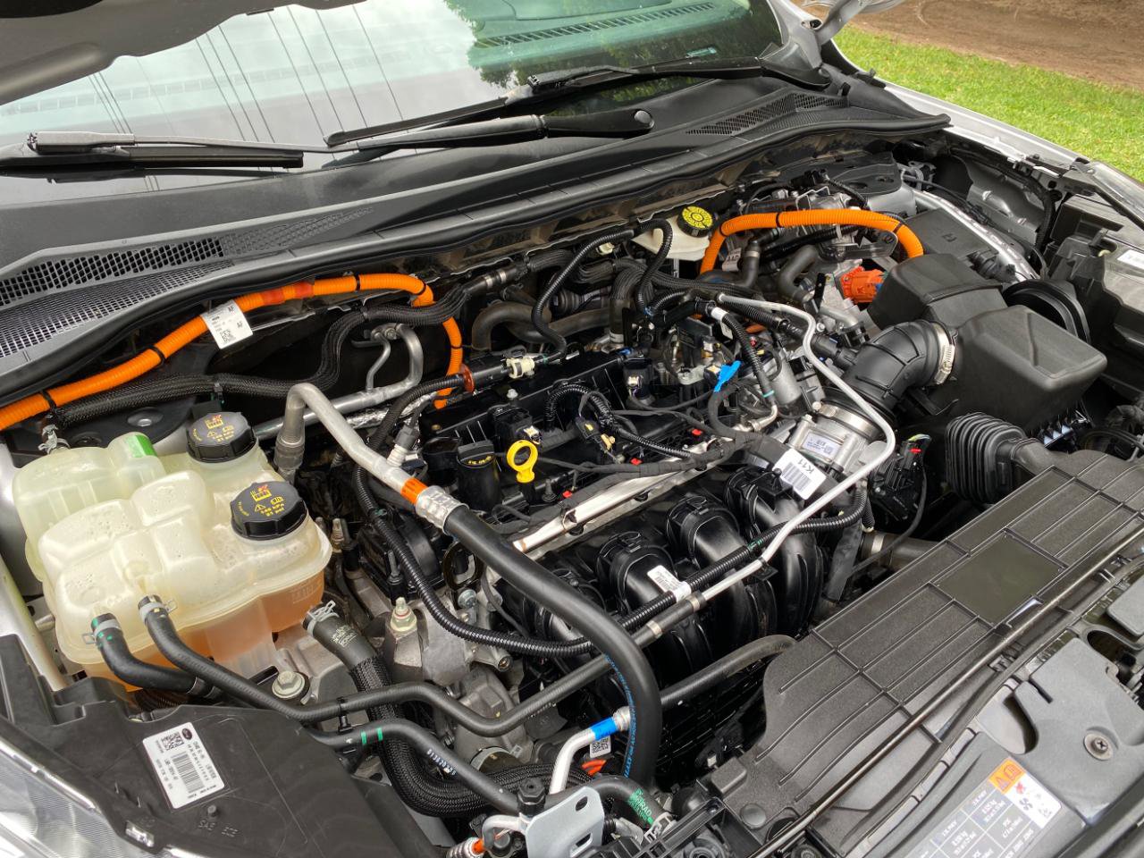 Used 2020 Ford Escape Titanium w/ Titanium Premium Package 2.0 image 16