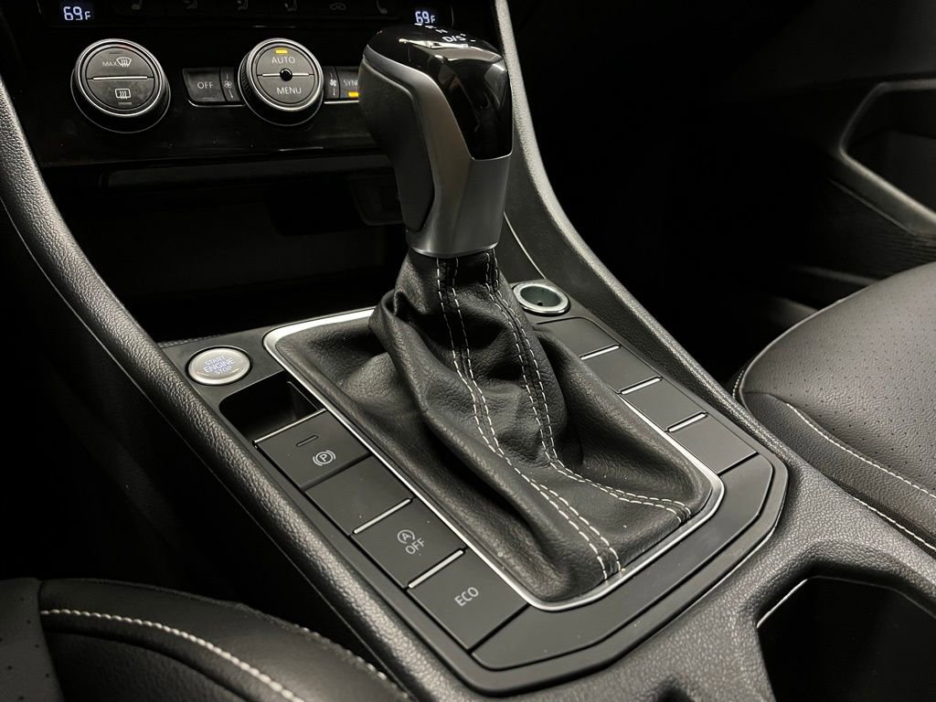 Used 2023 Volkswagen Jetta SE w/ Panoramic Sunroof Package image 13