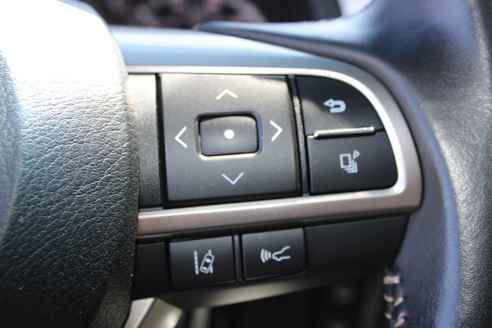 Used 2020 Lexus GX 460 Premium w/ Premium Package AWD/4WD image 28