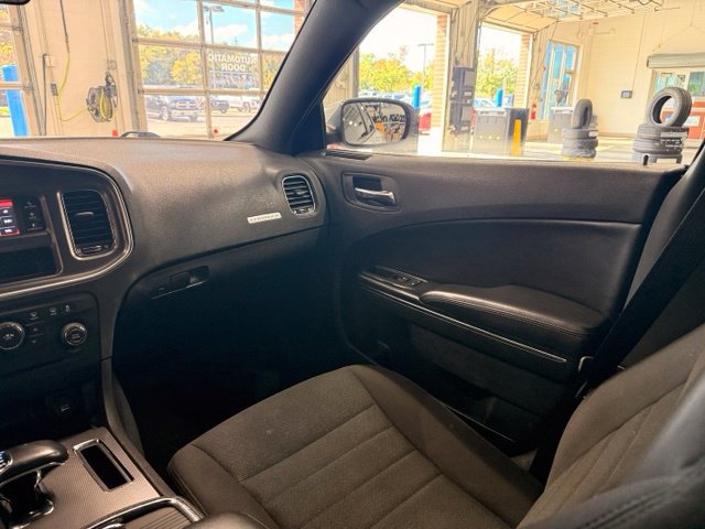 Used 2013 Dodge Charger SE RWD image 17