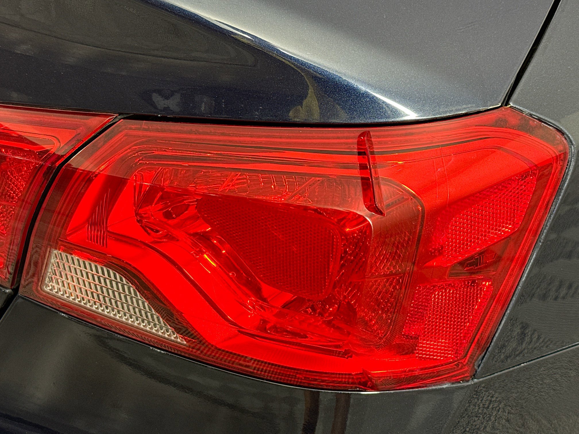 Used 2018 Chevrolet Impala LT w/ Sunroof and Spoiler Package image 33