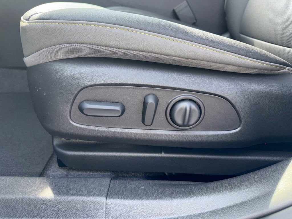 New 2026 Chevrolet Trax ACTIV w/ Driver Confidence Package image 16