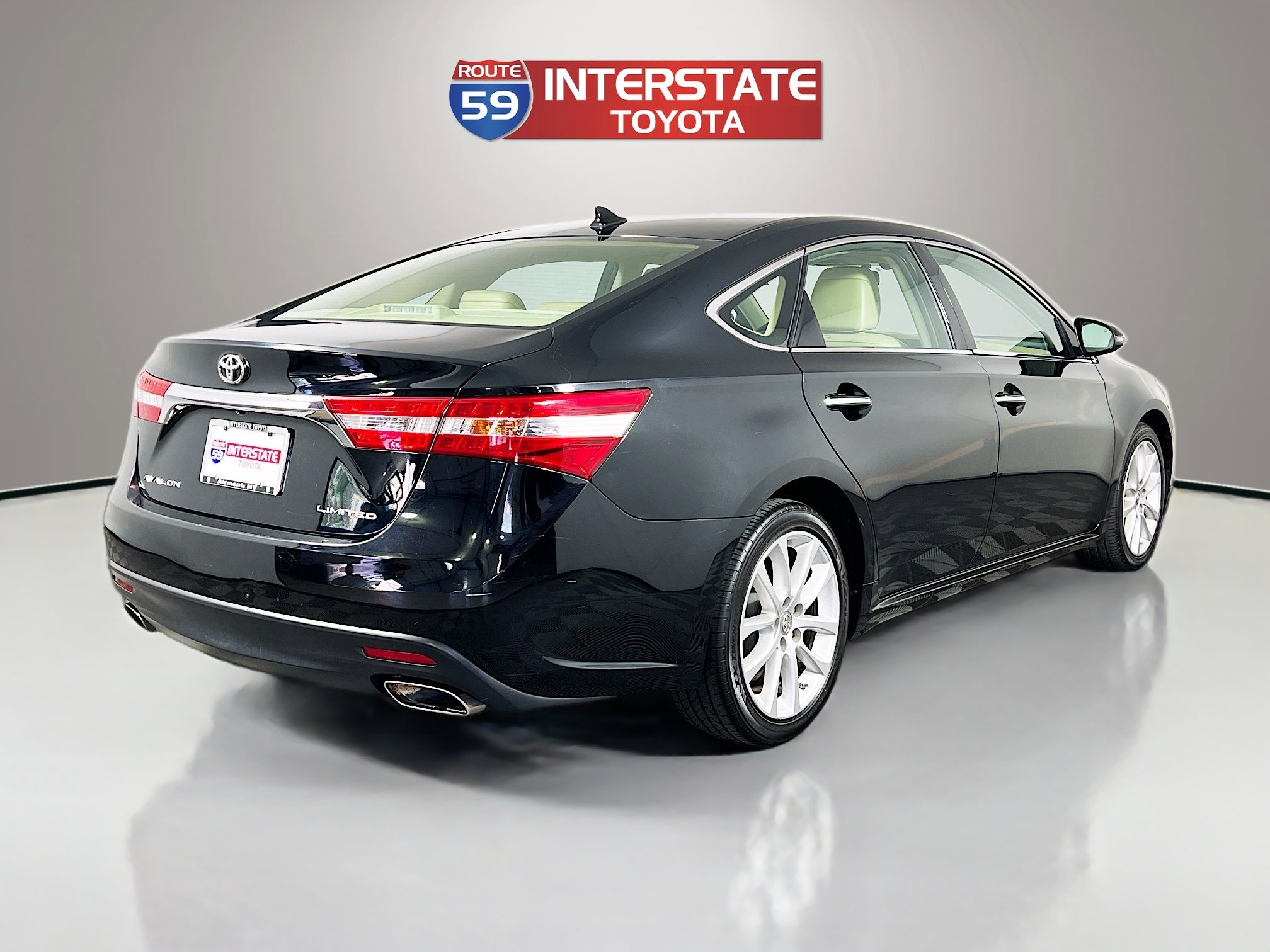 Used 2013 Toyota Avalon Limited FWD image 7