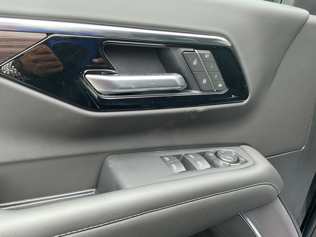 New 2026 Chevrolet Suburban LT w/ Comfort Package image 11