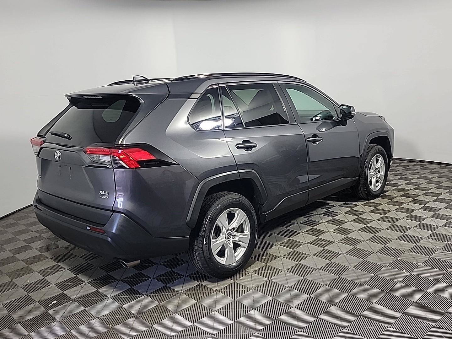 Used 2020 Toyota RAV4 XLE w/ All Weather Liner Package AWD/4WD image 4