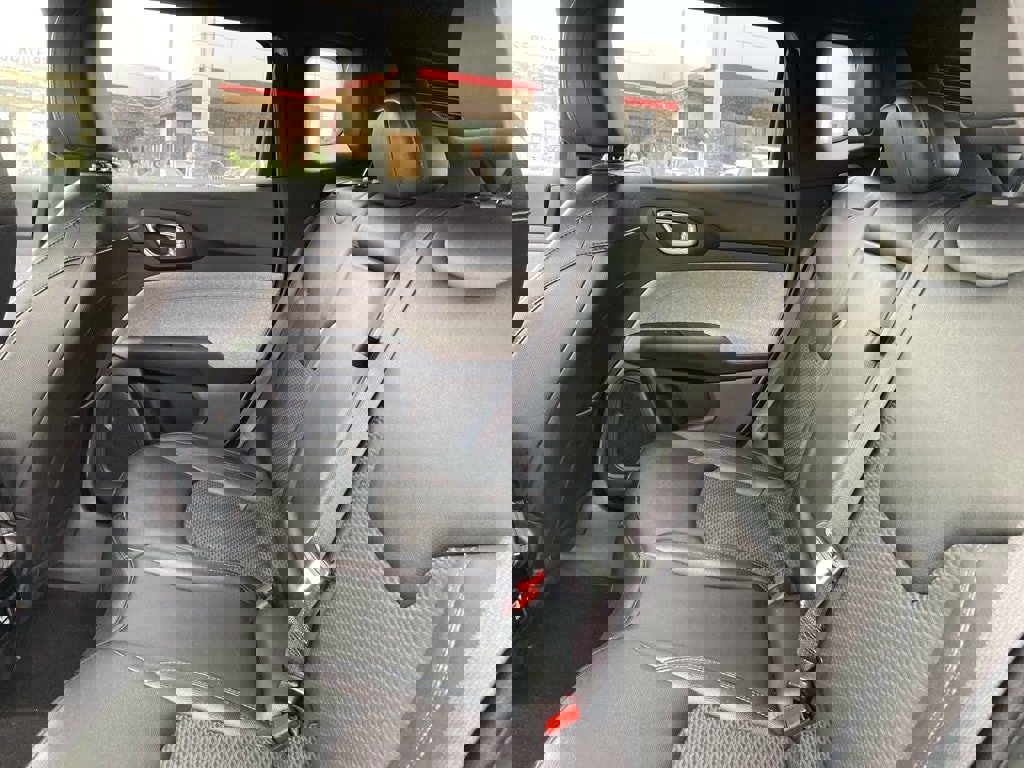 Used 2024 Jeep Compass Latitude image 8