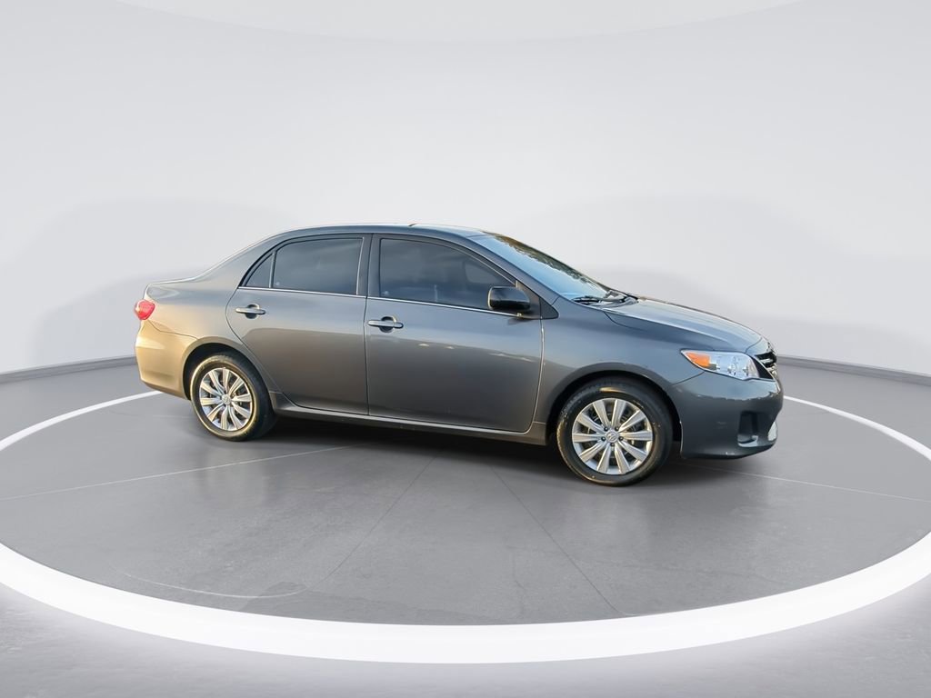 Used 2013 Toyota Corolla LE image 9