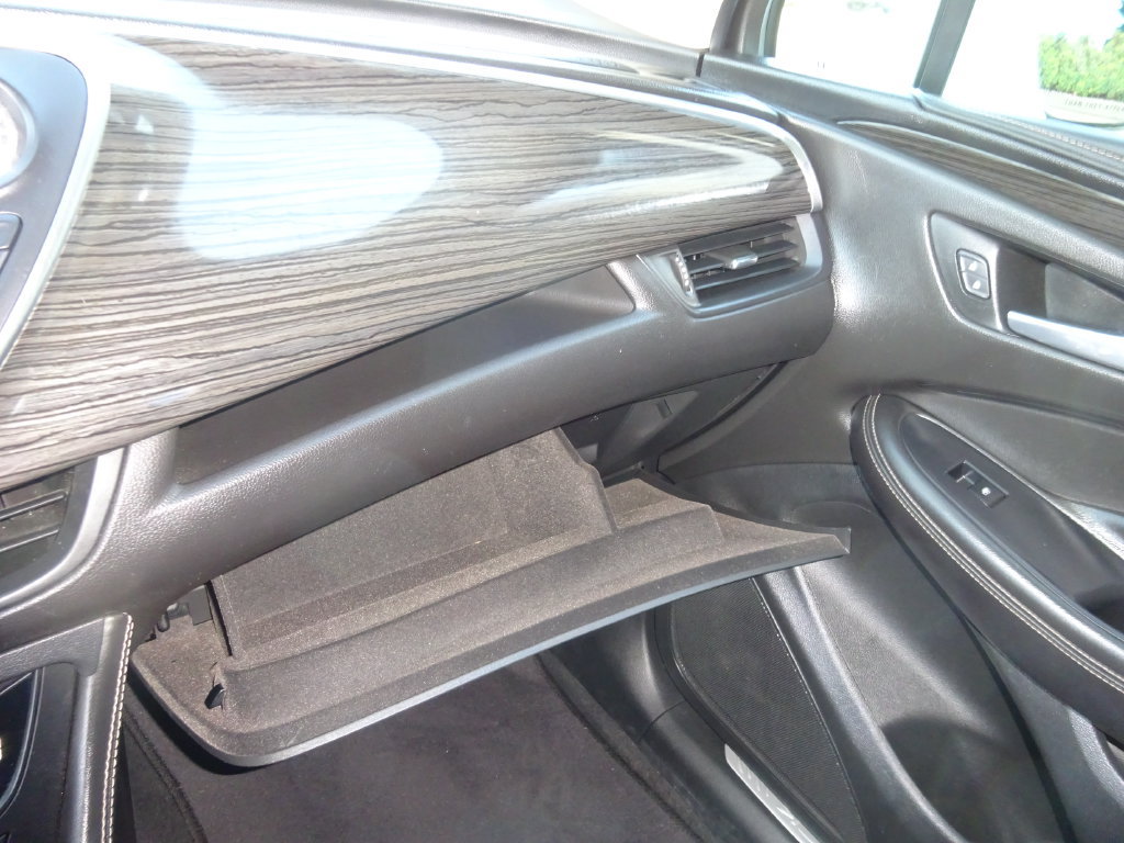 Certified 2017 Buick Envision Essence FWD image 28