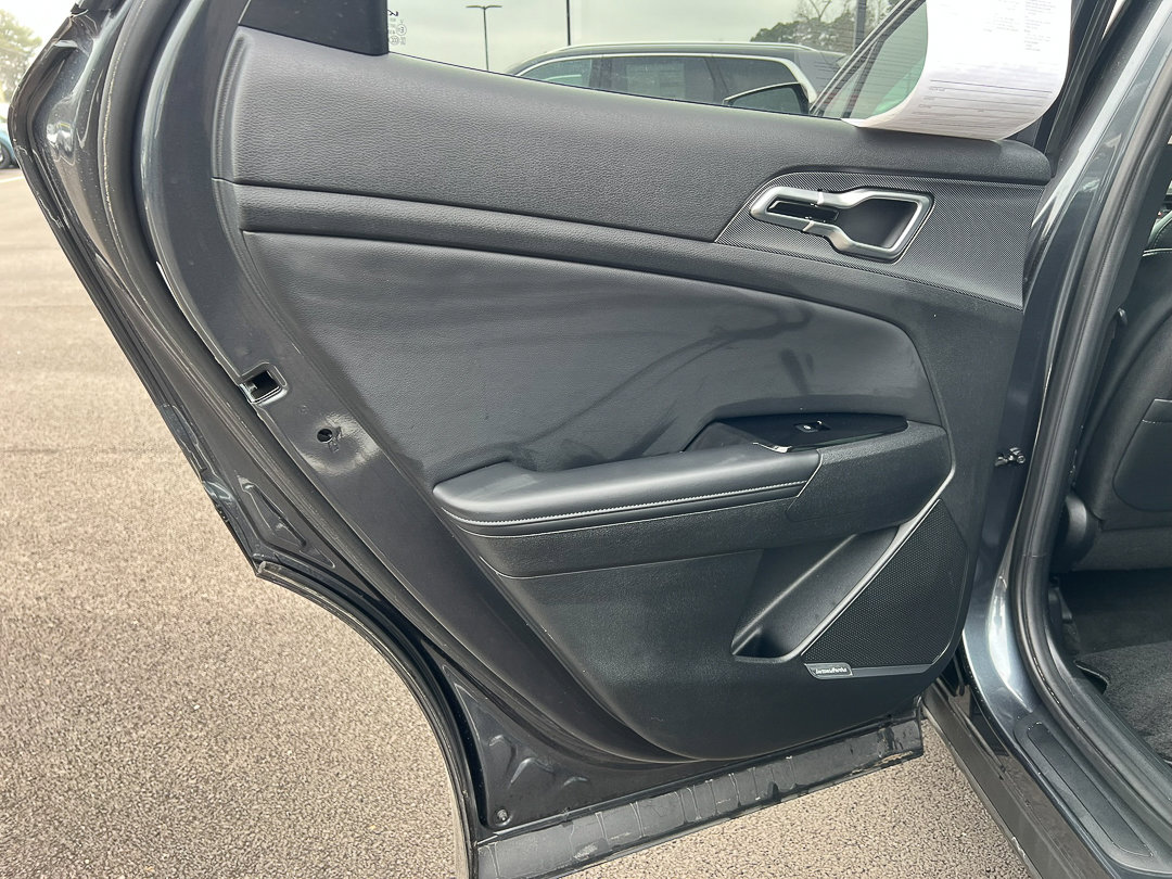 Used 2023 Kia Sportage SX image 28