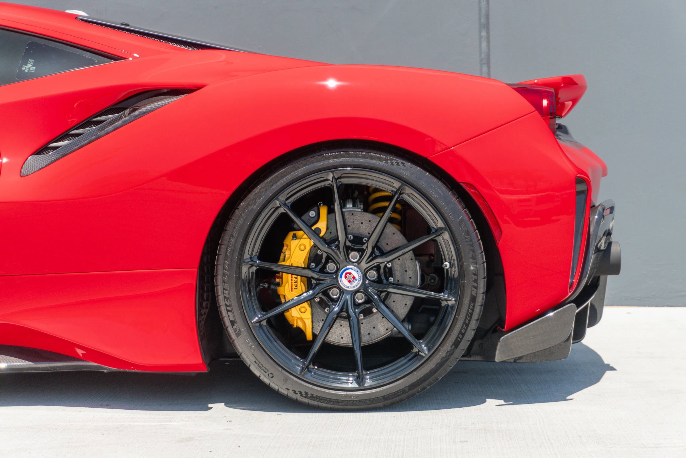 Used 2019 Ferrari 488 Pista Coupe RWD image 18