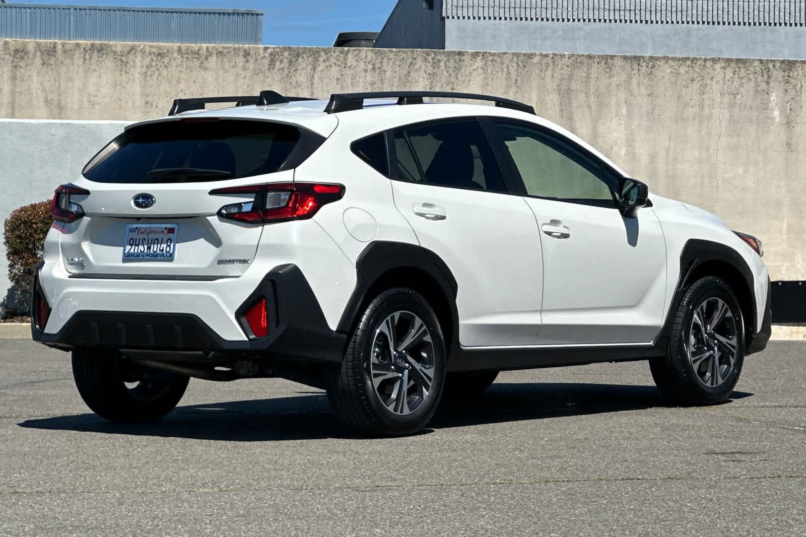 Used 2024 Subaru Crosstrek 2.0i Premium w/ Crosstrek Mirror Package AWD/4WD image 2