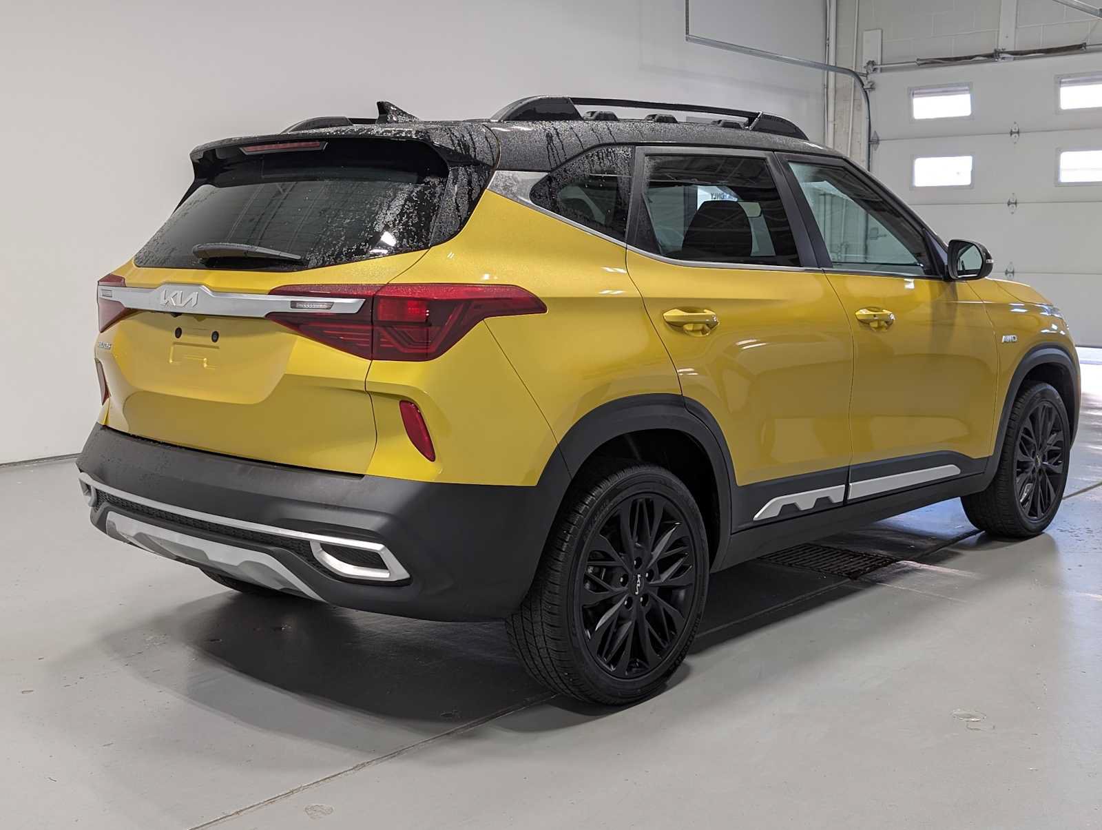Certified 2023 Kia Seltos Nightfall Edition AWD/4WD image 8