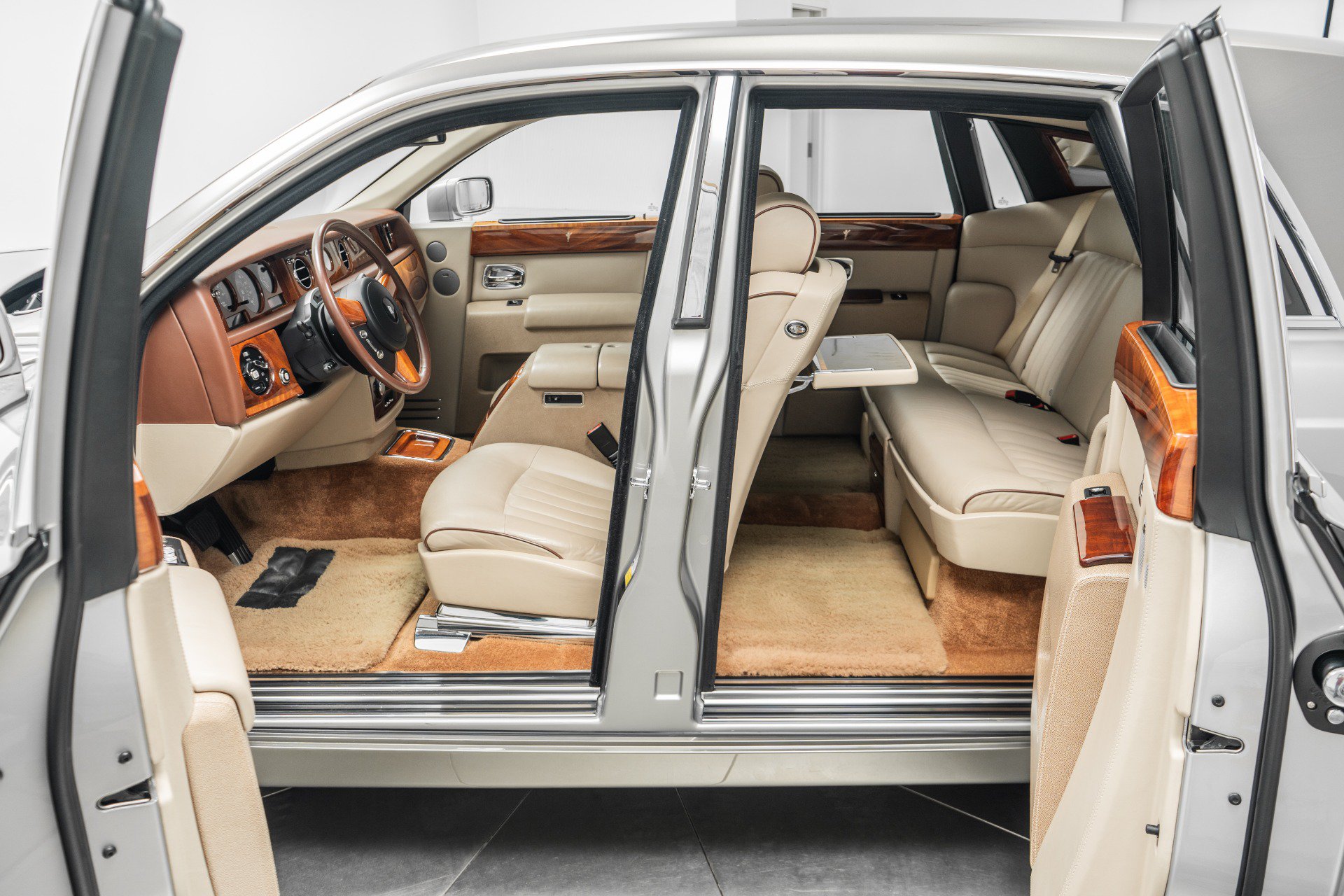 Used 2007 Rolls-Royce Phantom Sedan RWD image 35