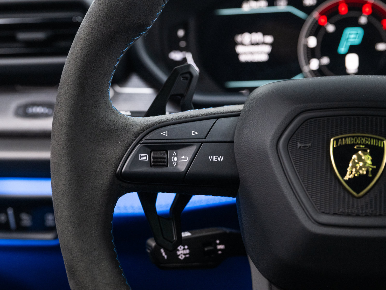 Used 2025 Lamborghini Urus SE AWD/4WD image 79