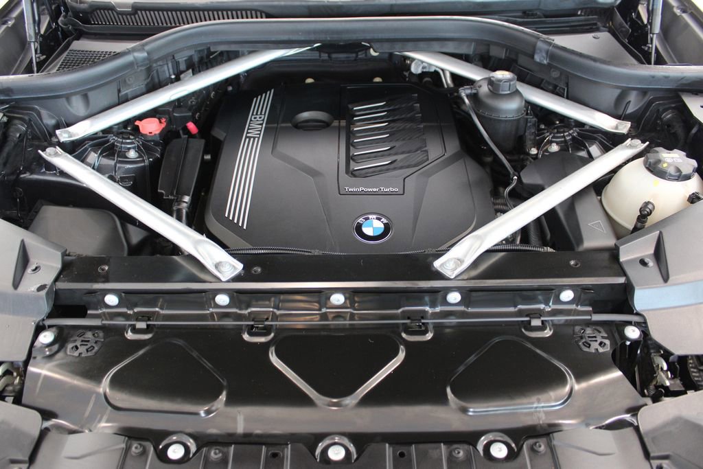 Used 2020 BMW X5 xDrive40i w/ Premium Package AWD/4WD image 9