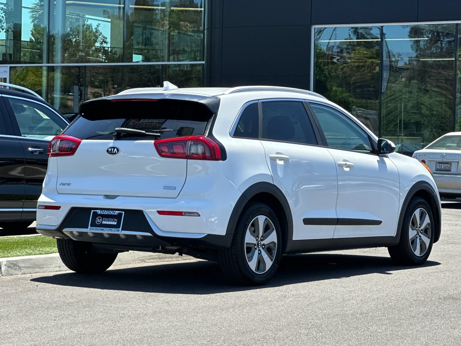 Used 2019 Kia Niro LX FWD image 3