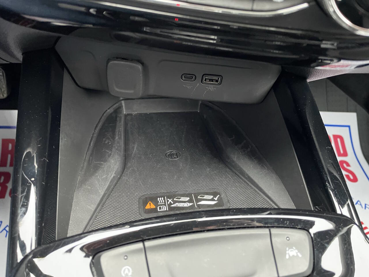 Used 2025 Chevrolet Trax RS w/ Sunroof Package image 22