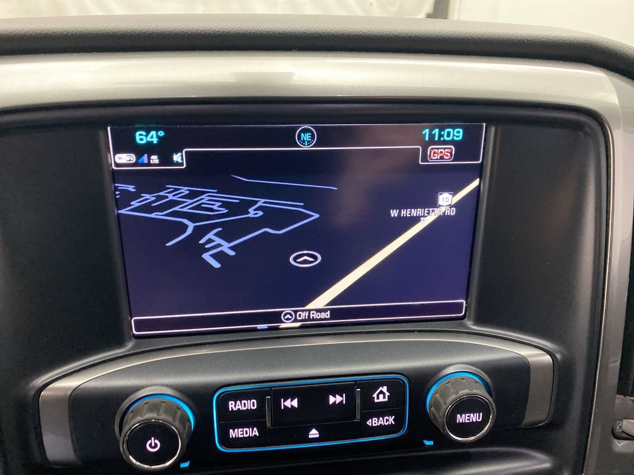 Used 2018 Chevrolet Silverado 1500 LT w/ All Star Edition AWD/4WD image 19