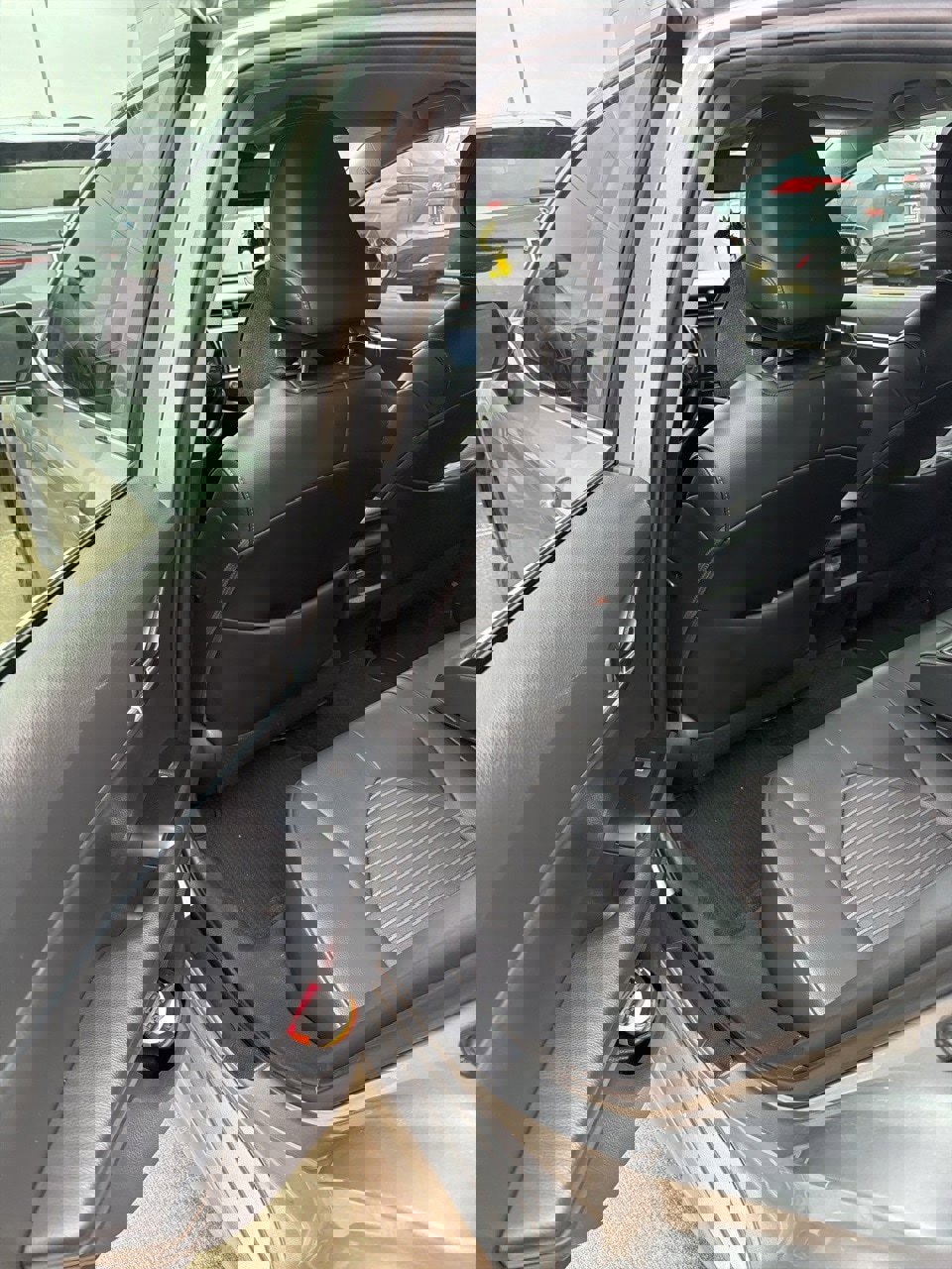 Used 2020 Toyota Camry image 9