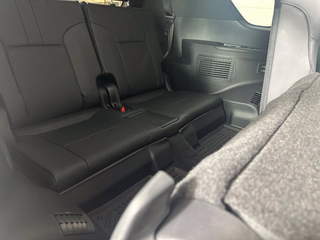 Used 2025 Lexus LX 700h Luxury w/ Appearance Package AWD/4WD image 32