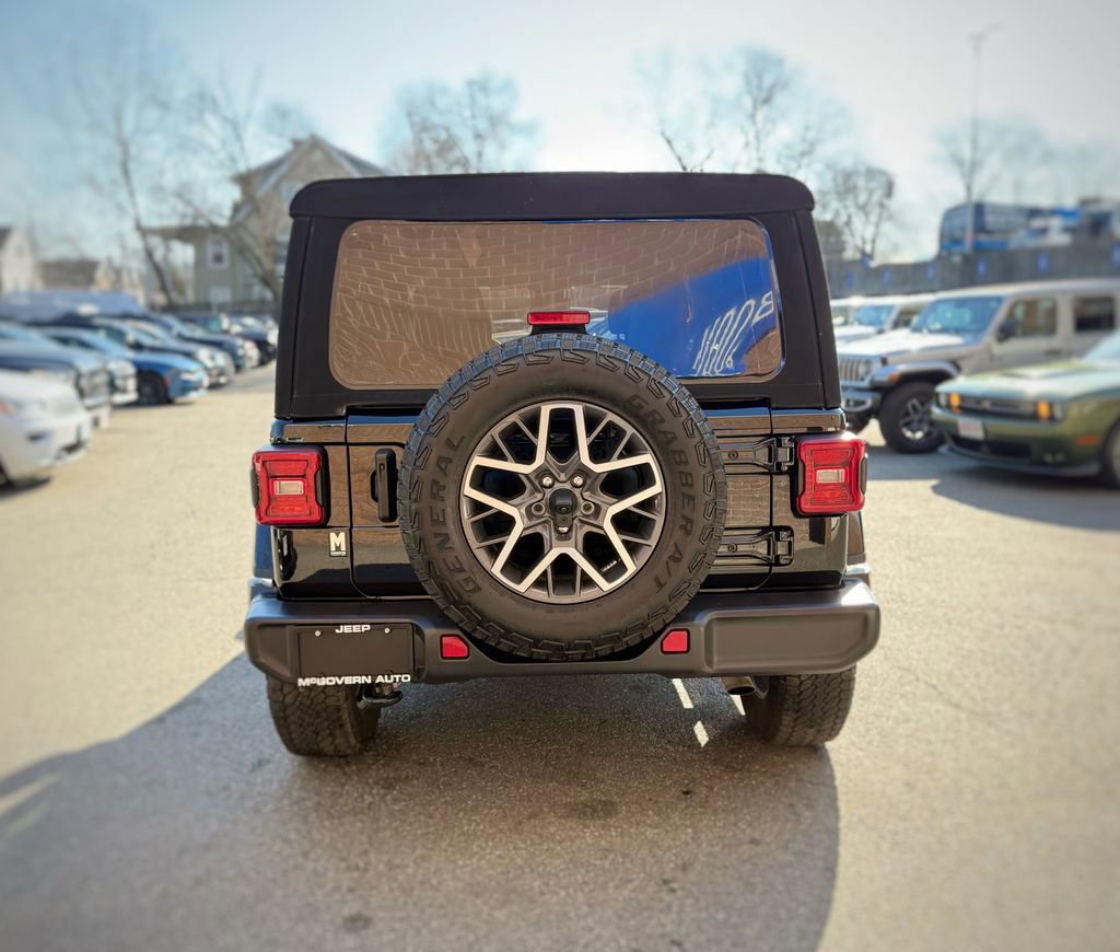 Used 2024 Jeep Wrangler Sahara w/ Technology Group image 10