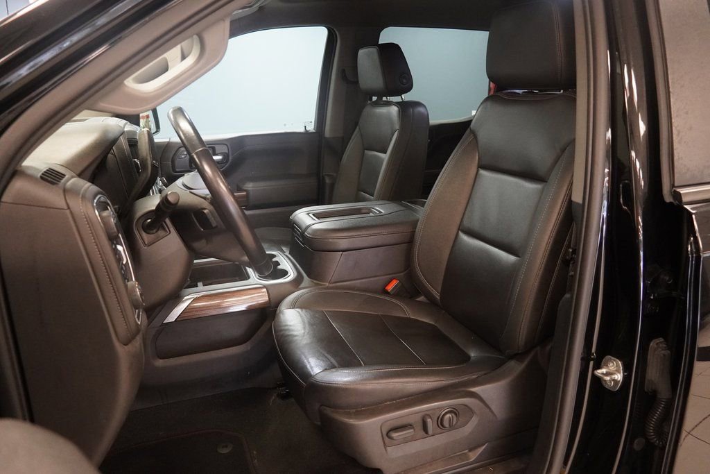 Used 2022 Chevrolet Silverado 1500 LT Trail Boss w/ Convenience Package II image 3