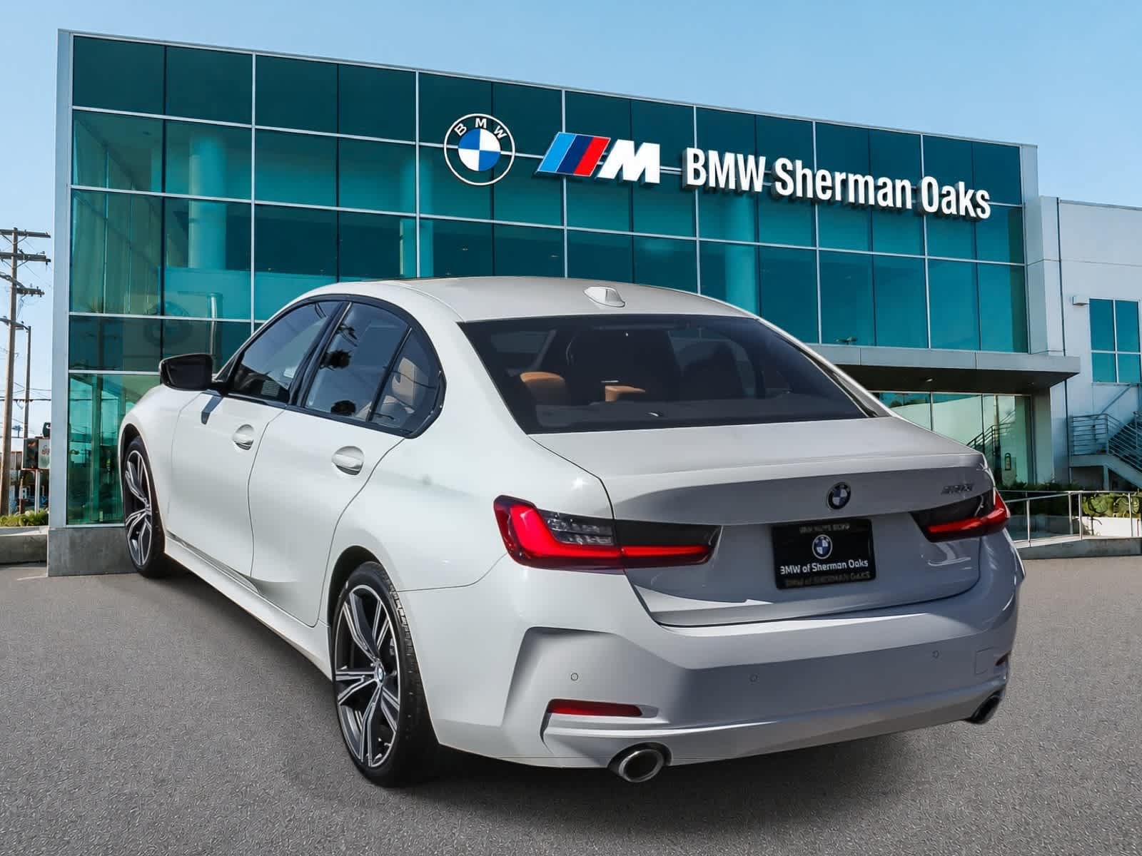 Used 2023 BMW 330i Sedan w/ Premium Package RWD image 6