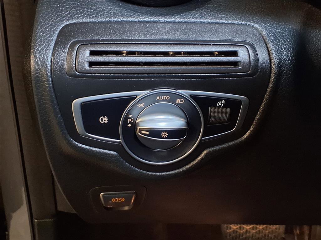 Used 2019 Mercedes-Benz GLC 350e 4MATIC image 14