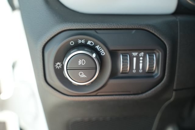 Used 2021 Jeep Gladiator Overland AWD/4WD image 34