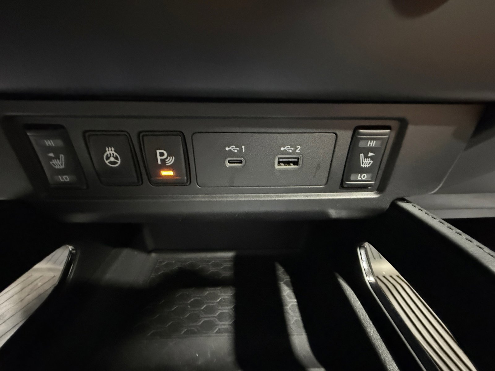 Used 2022 Nissan Frontier PRO-4X w/ Pro-4X Premium Package AWD/4WD image 31