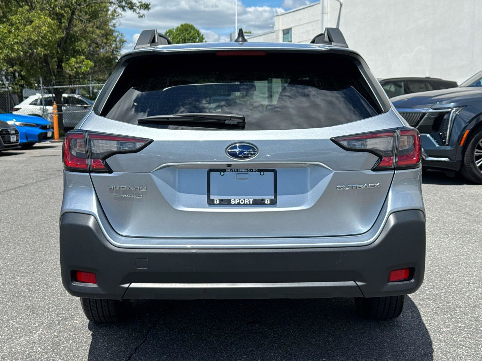 Used 2025 Subaru Outback Premium AWD/4WD image 3